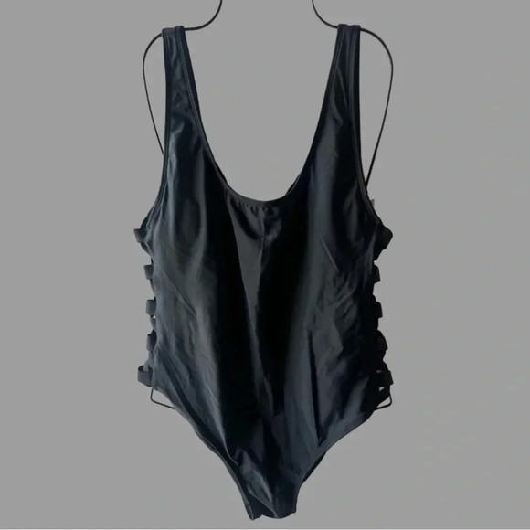 Swimsuit - Picture 1 of 4